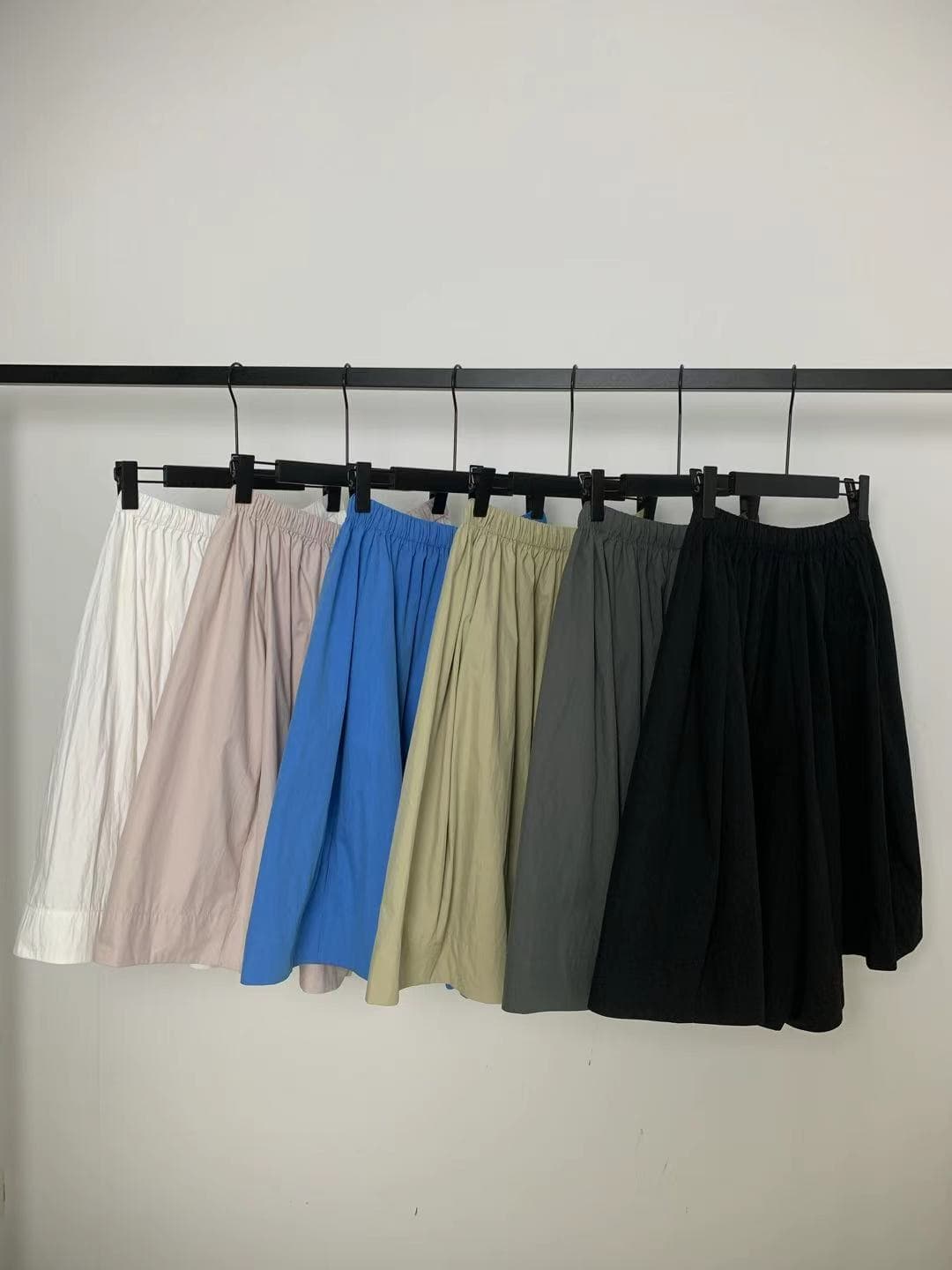 Prada Skirt Elastic String Wide Knee-length Pants - 이미지 2