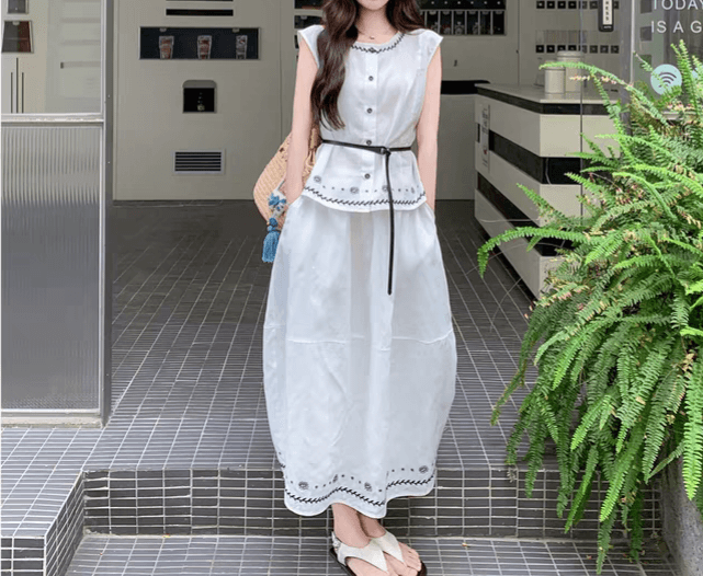 Rose embroidery point linen skirt - 이미지 1