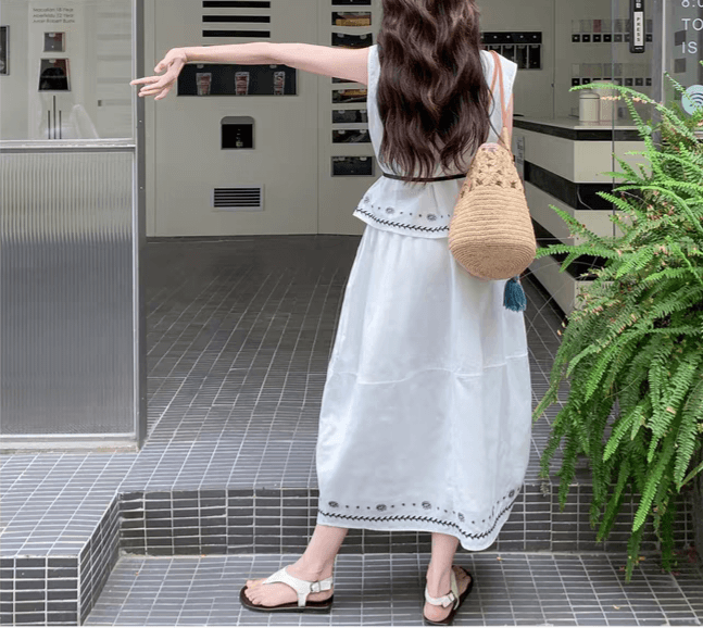 Rose embroidery point linen skirt - 이미지 3