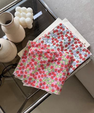 Yoru gauze raspberry handkerchief kitchen cloth