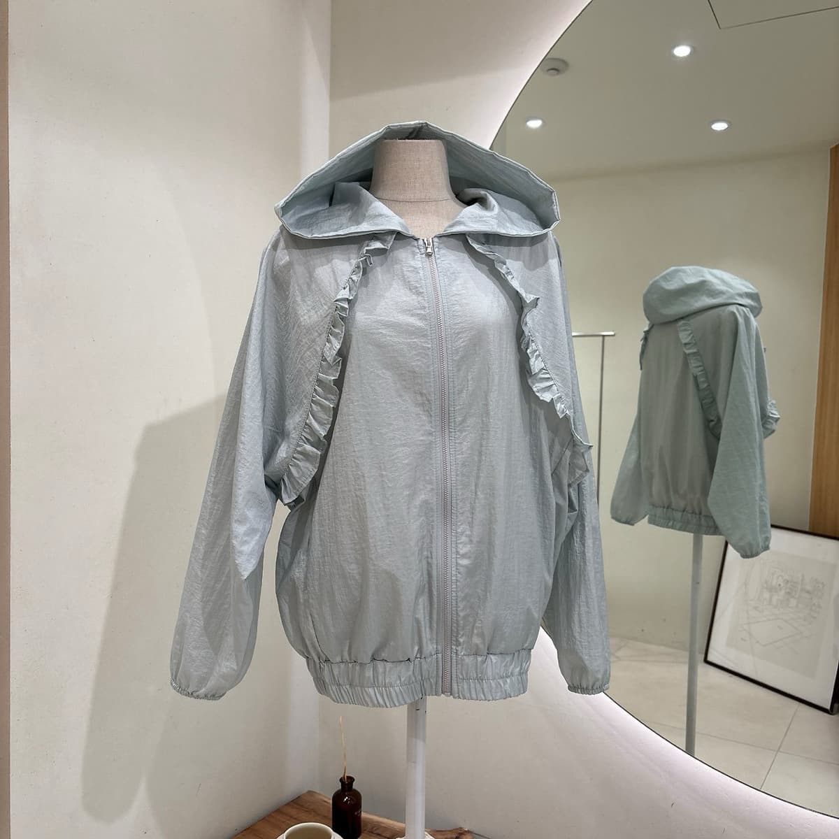 Glo Jumper Frill-point Hooded Zip-up Windbreaker - 이미지 7