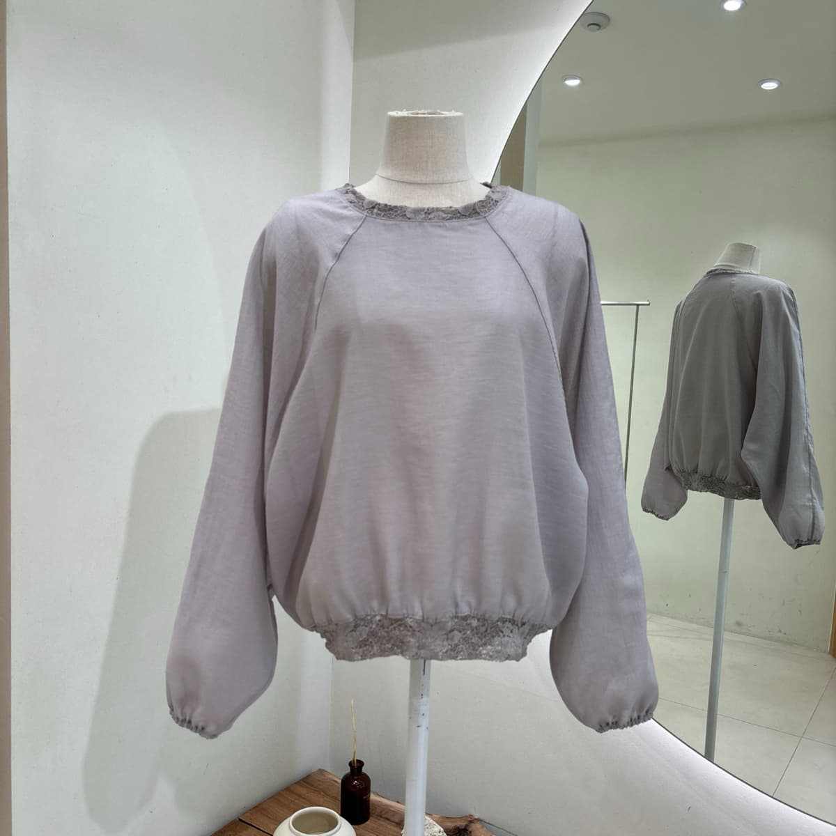 Lace Rib MTM)))) Lace Contrast Raglan Long Sleeve Blouse - 이미지 12