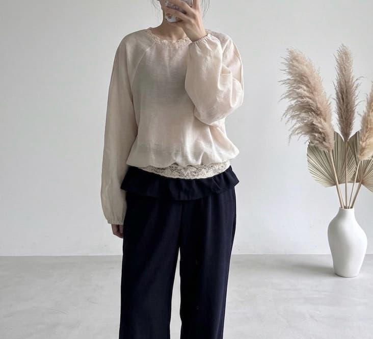 Lace Rib MTM)))) Lace Contrast Raglan Long Sleeve Blouse - 이미지 2