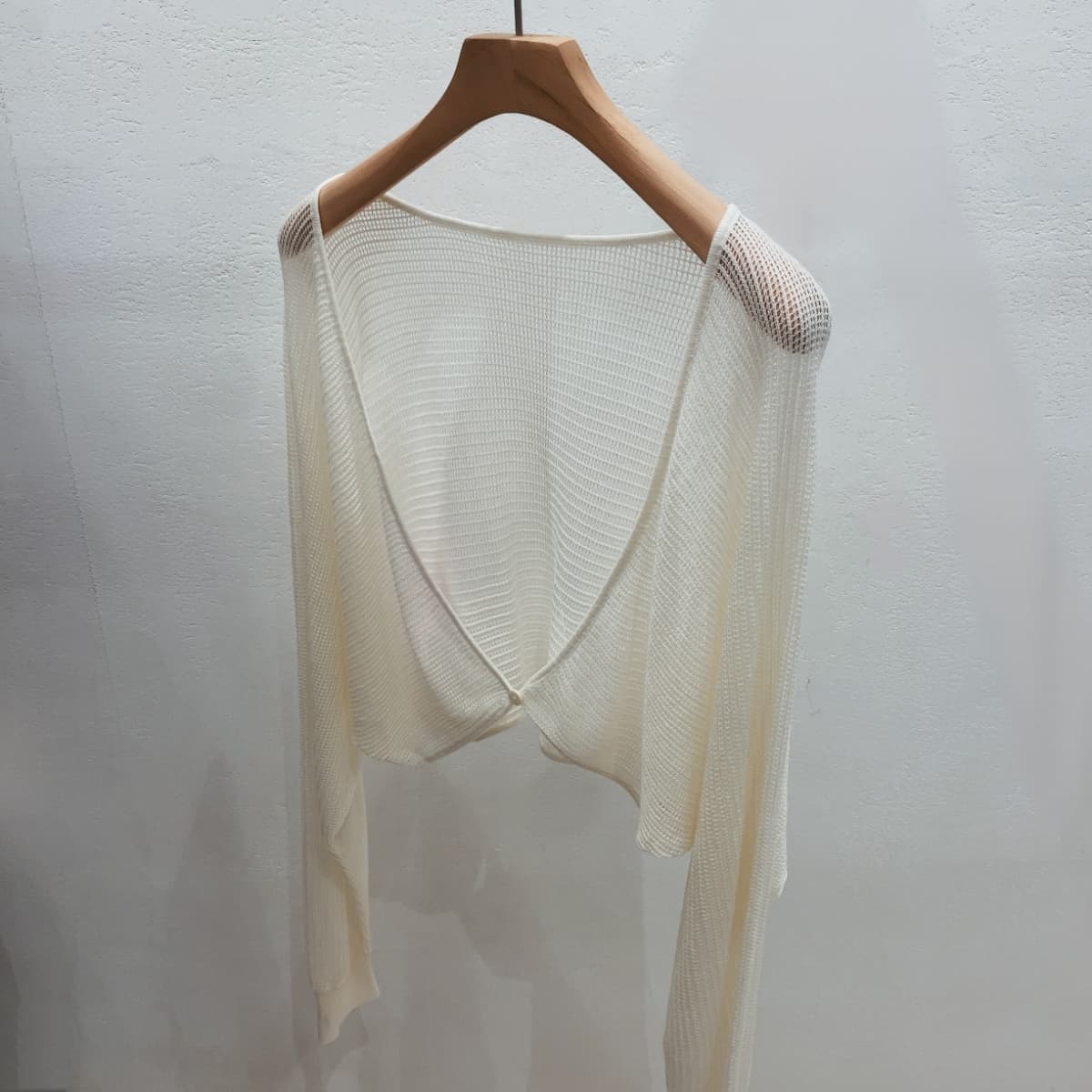 See-through ribbed V-neck cropped cardigan - 이미지 9