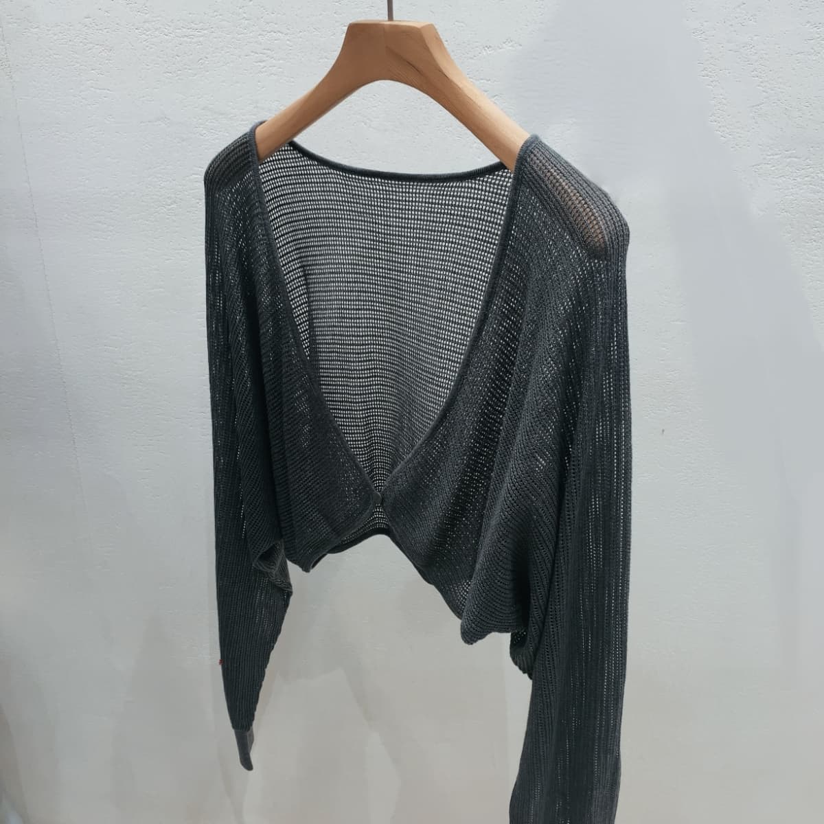 See-through ribbed V-neck cropped cardigan - 이미지 10