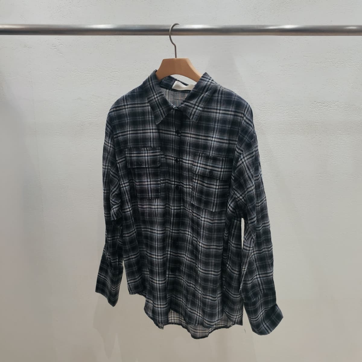 Beige check oversized pocket shirt - 이미지 17