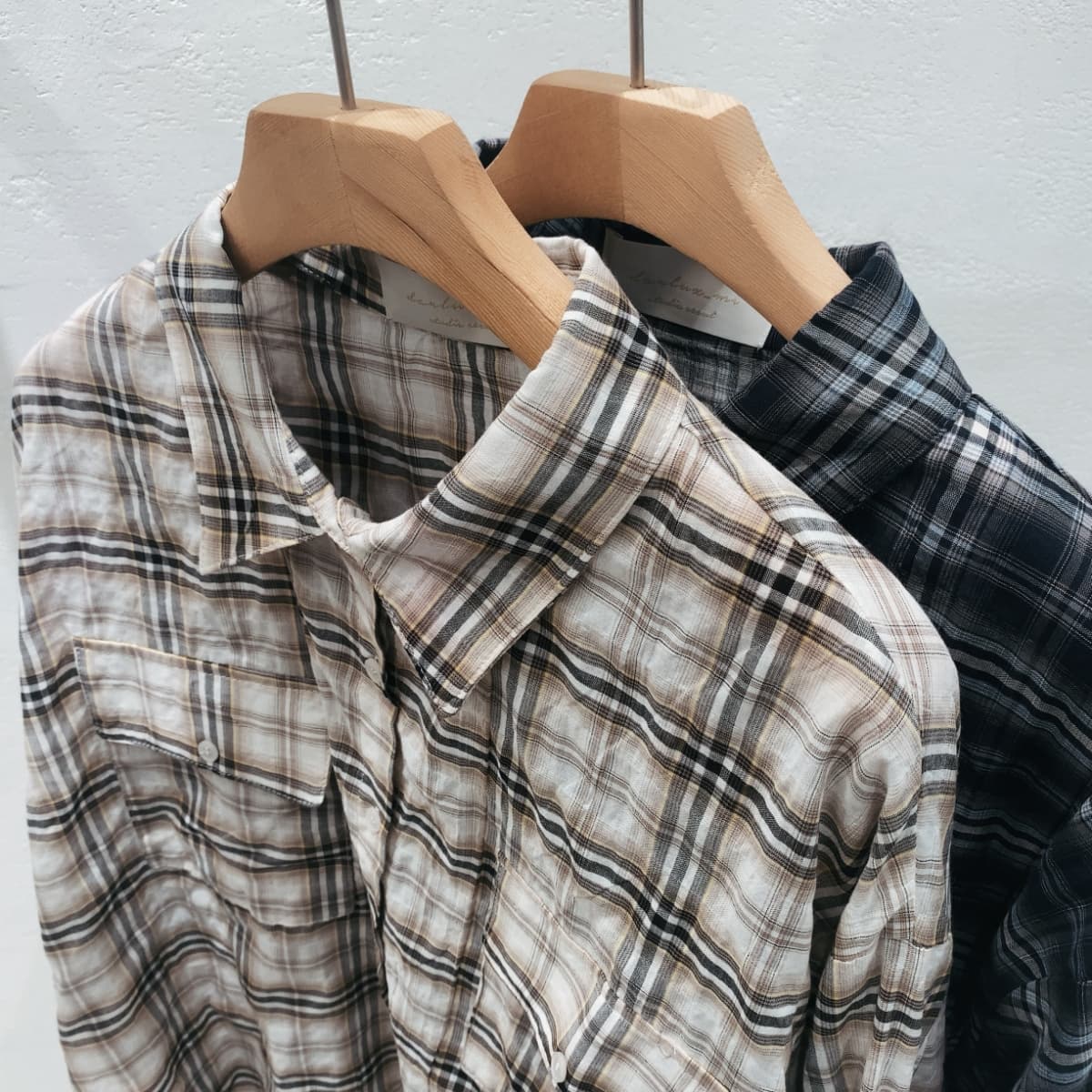 Beige check oversized pocket shirt - 이미지 15