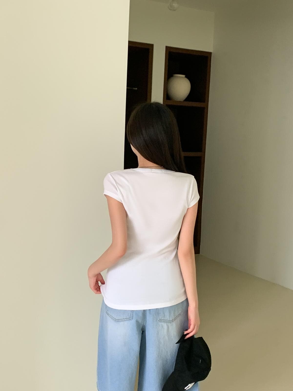 Stretchy U-neck T-shirt (Sleeveless Round Neck U-neck Inner Tee) - 이미지 5
