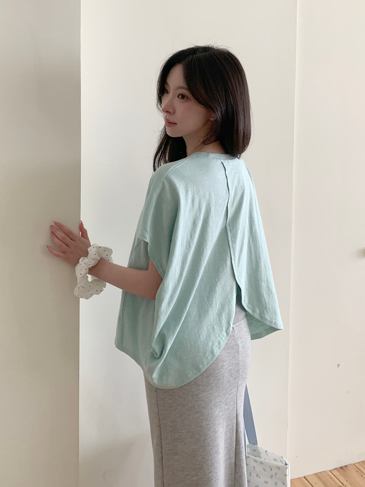 Batwing Cut T-shirt (Back Cut Loose Fit Winged T-shirt Summer Short Sleeve) - 이미지 2