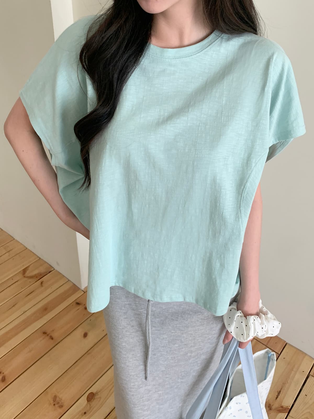 Batwing Cut T-shirt (Back Cut Loose Fit Winged T-shirt Summer Short Sleeve) - 이미지 4