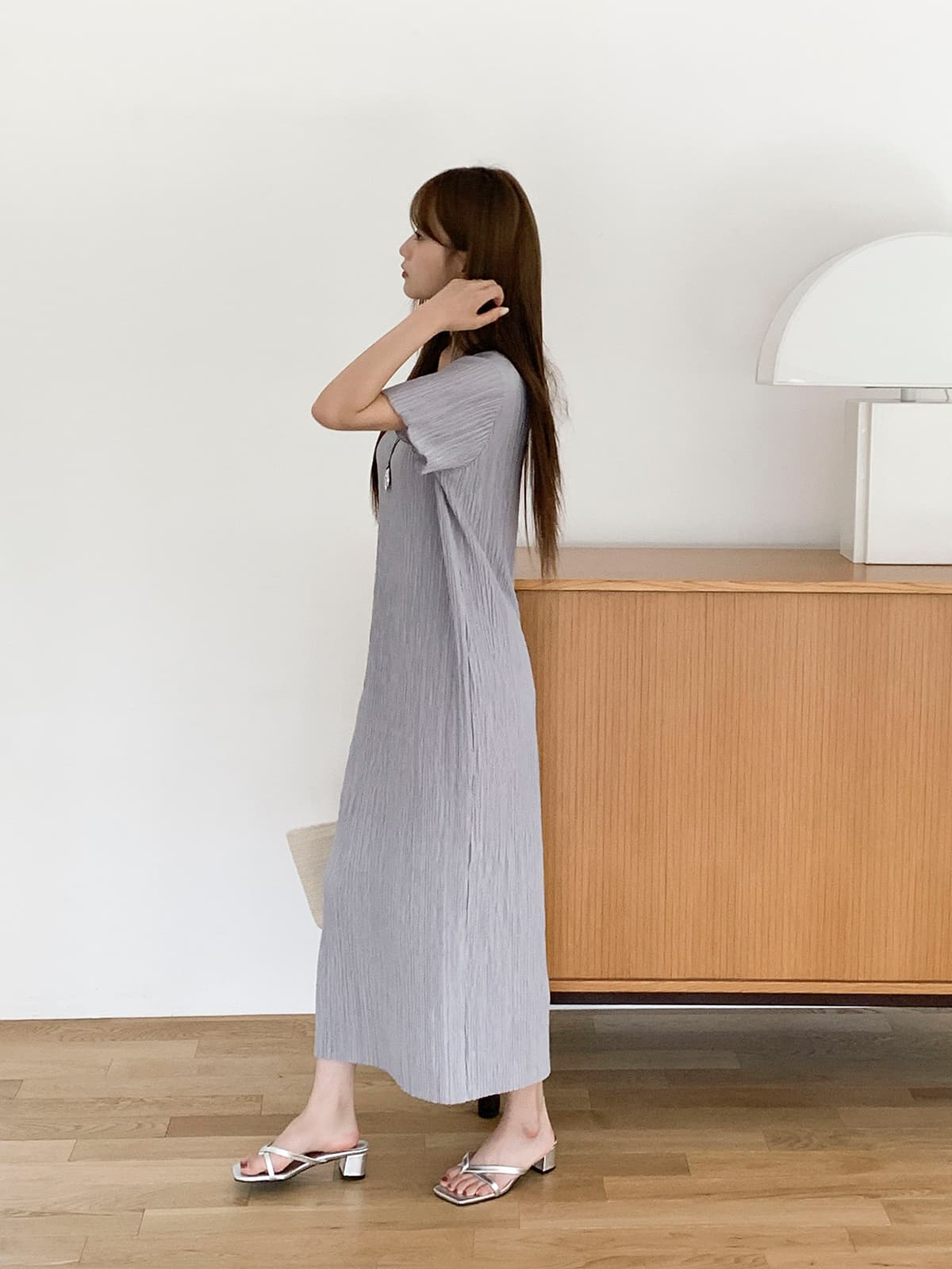 Latte Pleated Dress (Pleated Dress, Long Pleated Dress, Body Shape Coverage) - 이미지 4
