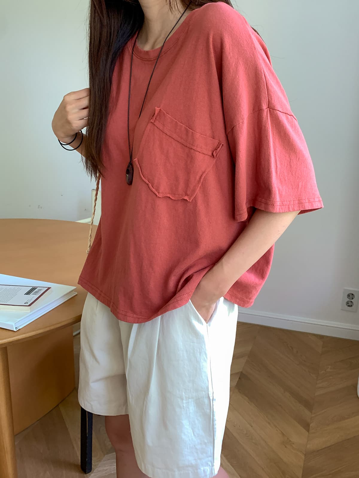 Raw Pocket Washed T-shirt (Round Neck Summer Short Sleeve T-shirt with Washed Pocket Vintage) - 이미지 1