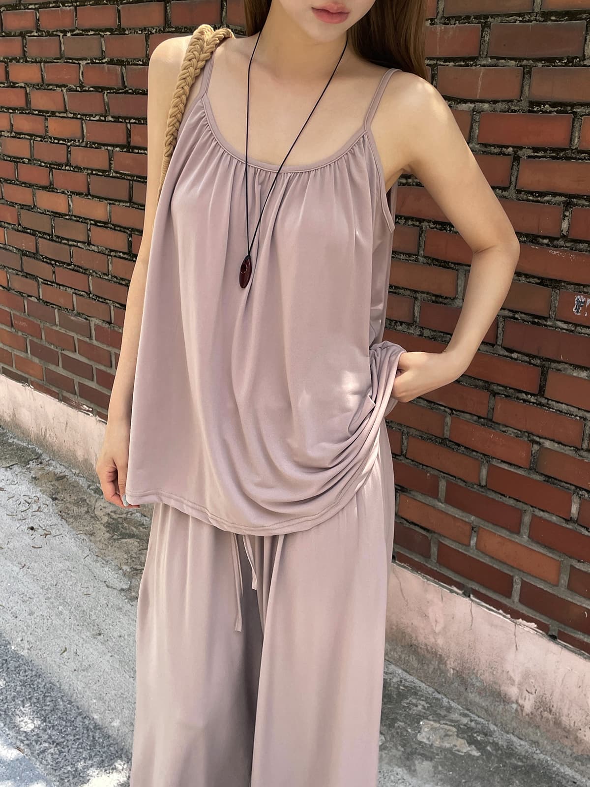 Edie Strap Sleeveless (Sleeveless top, inner layering, shirred sleeveless, flared sleeveless, flowy, spandex - 이미지 1