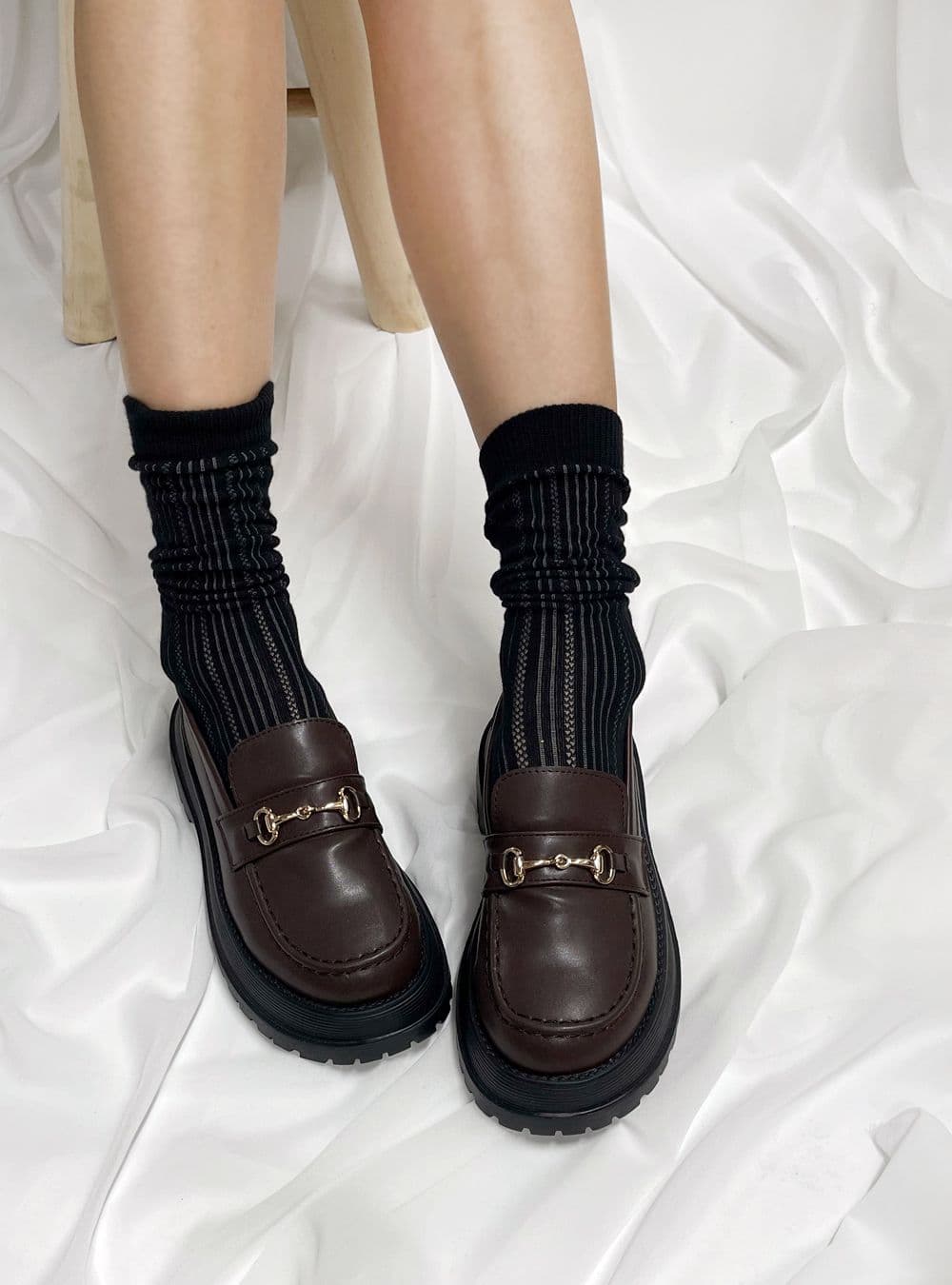 Sosom Clean Fit Pleated Knee Socks 3 Colors Punching Transitional Summer Socks - 이미지 6