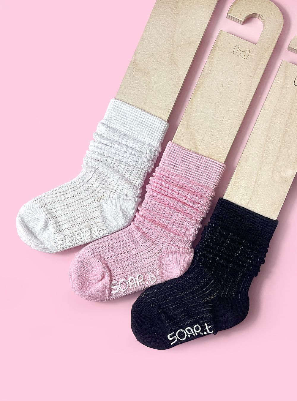 Sosom Clean Fit Pleated Knee Socks 3 Colors Punching Transitional Summer Socks - 이미지 3
