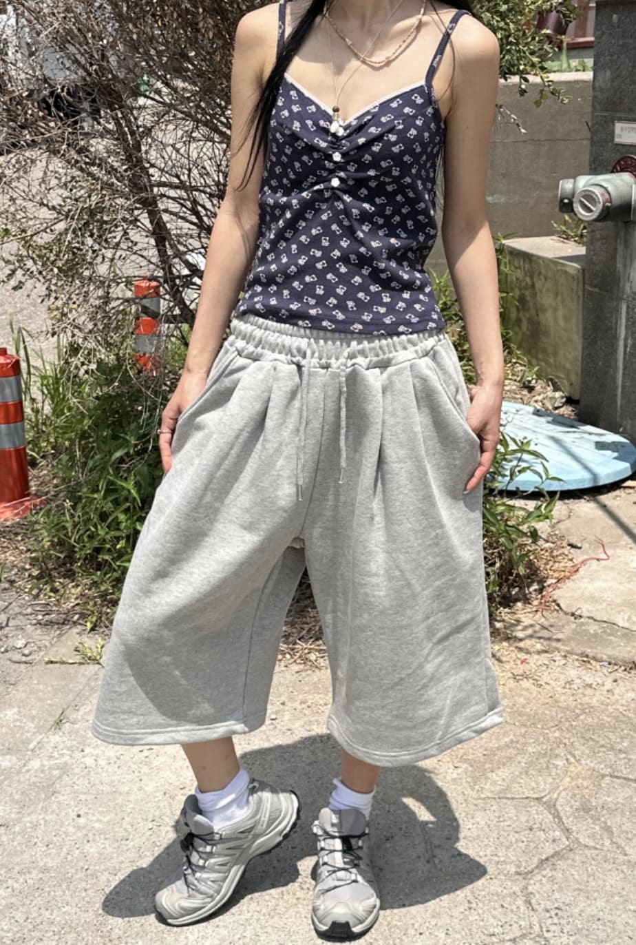 Bermuda Double-Tuck Shorts (New Arrival, Summer Shorts, Bermuda Pants, Elastic Waist, Wide) - 이미지 1