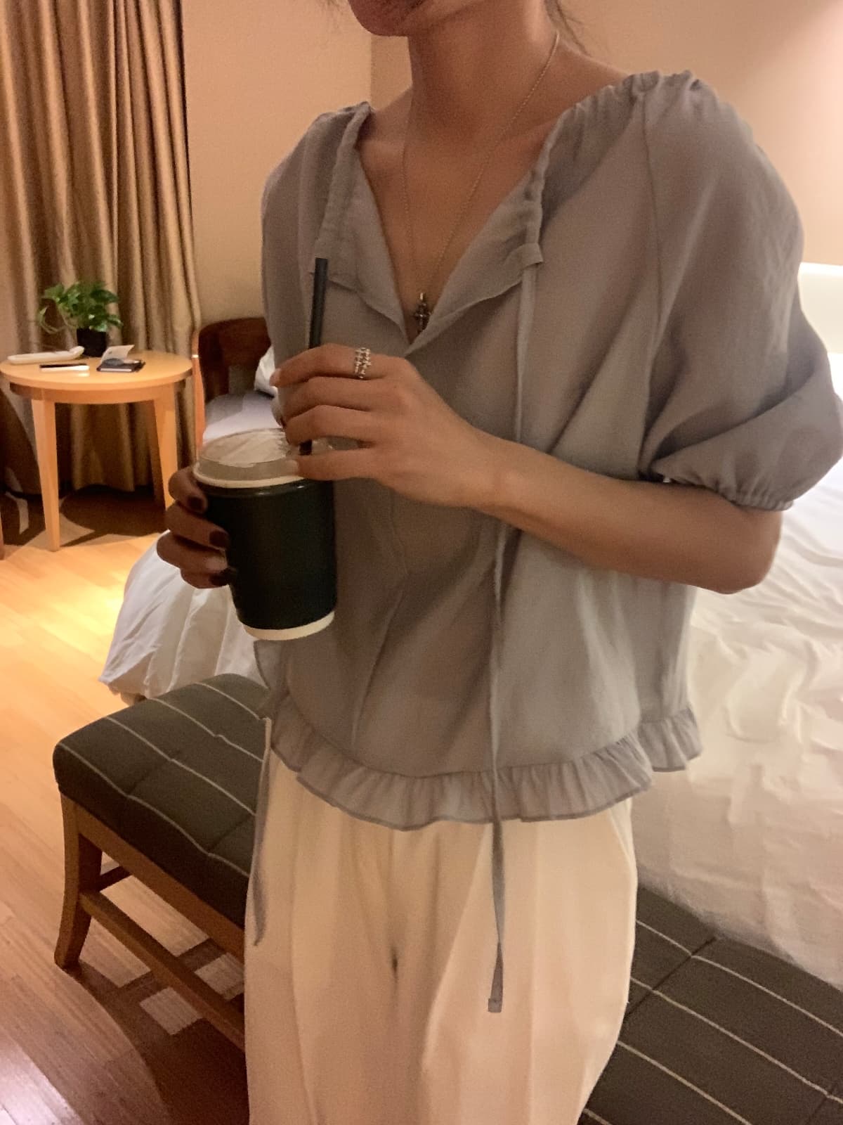 Dual-neck frill blouse - 이미지 5