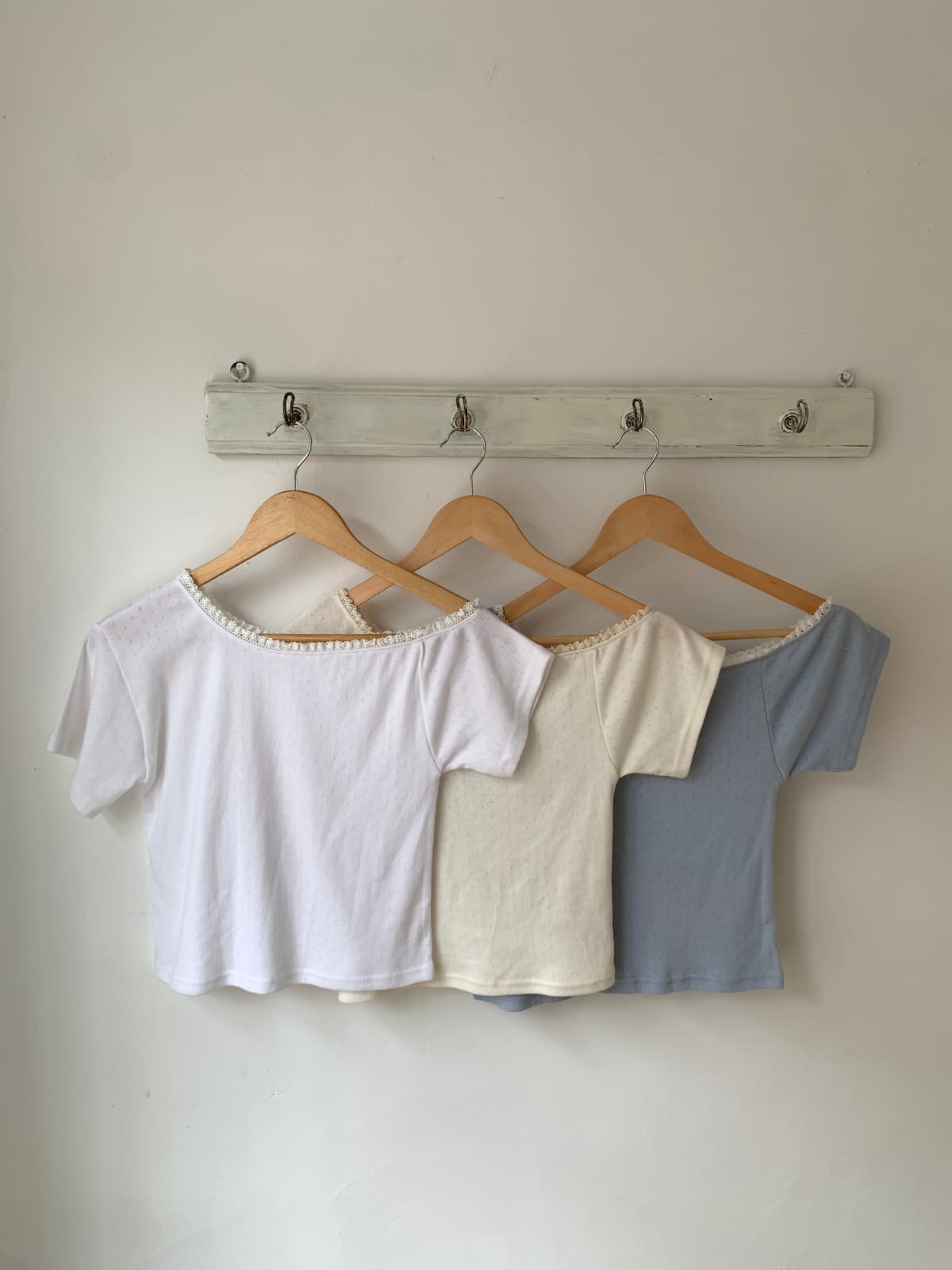 Lace one-shoulder crop top - 이미지 14