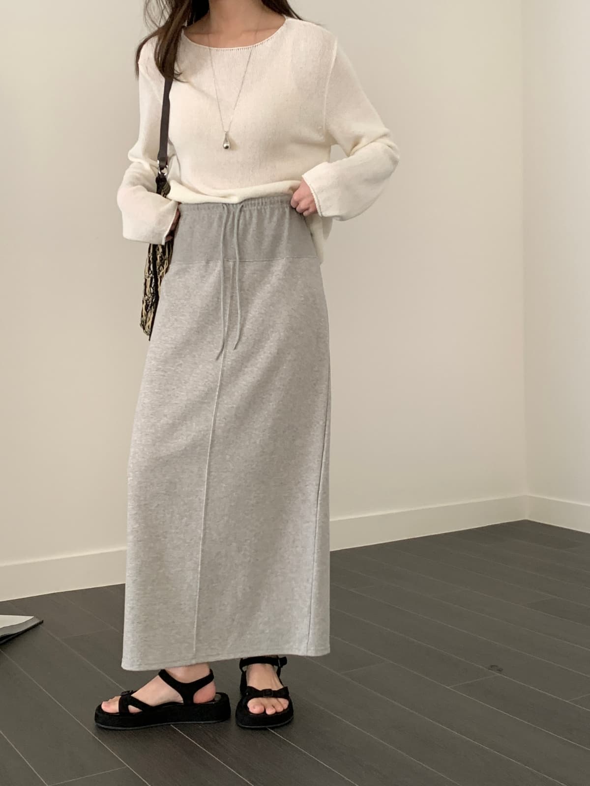 Textured long skirt - 이미지 10