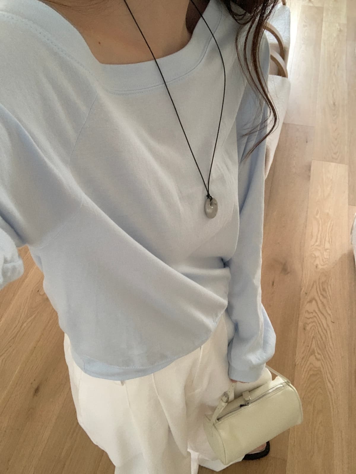 One-shoulder sleeve t-shirt - 이미지 8