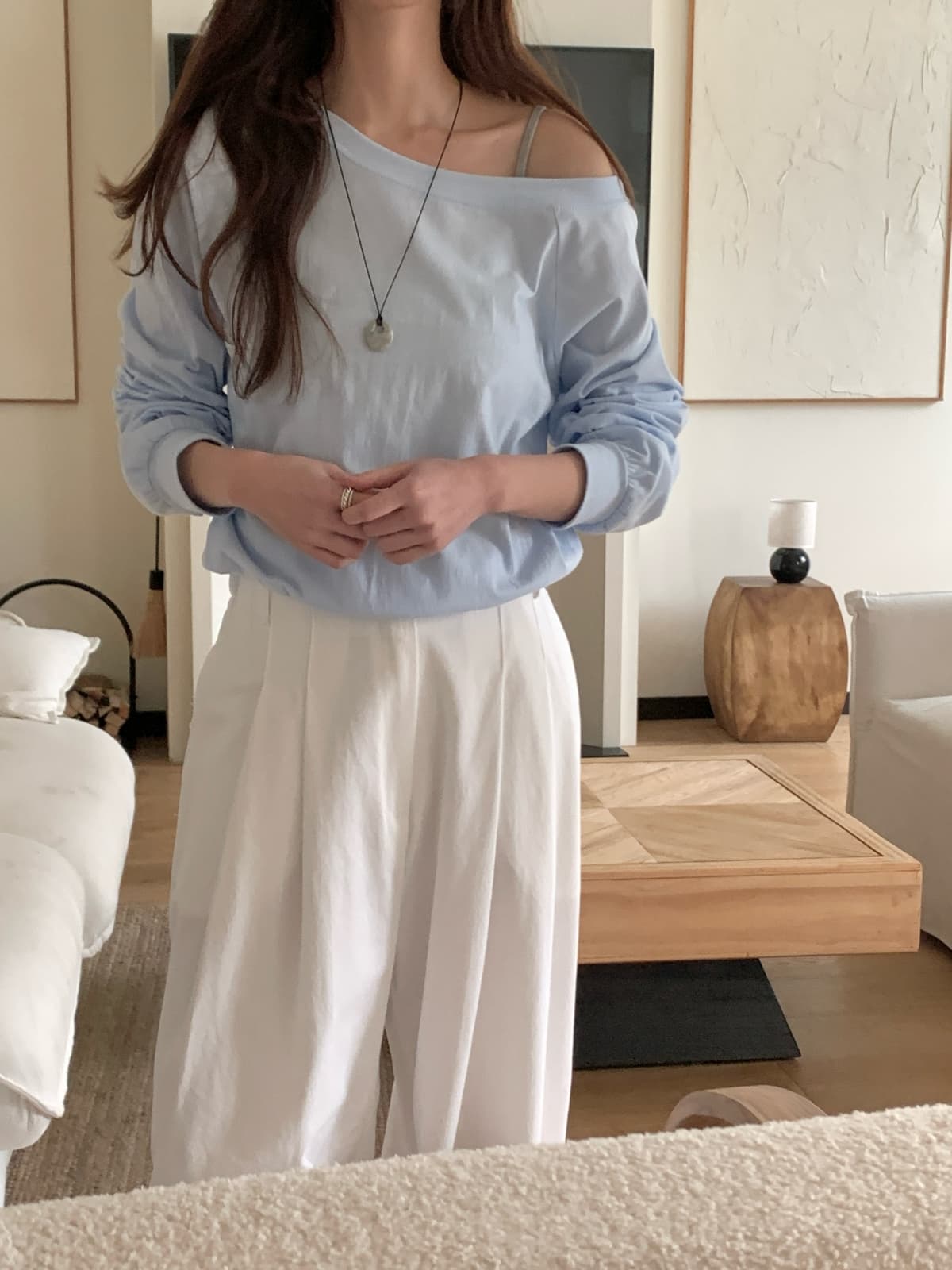 One-shoulder sleeve t-shirt - 이미지 4