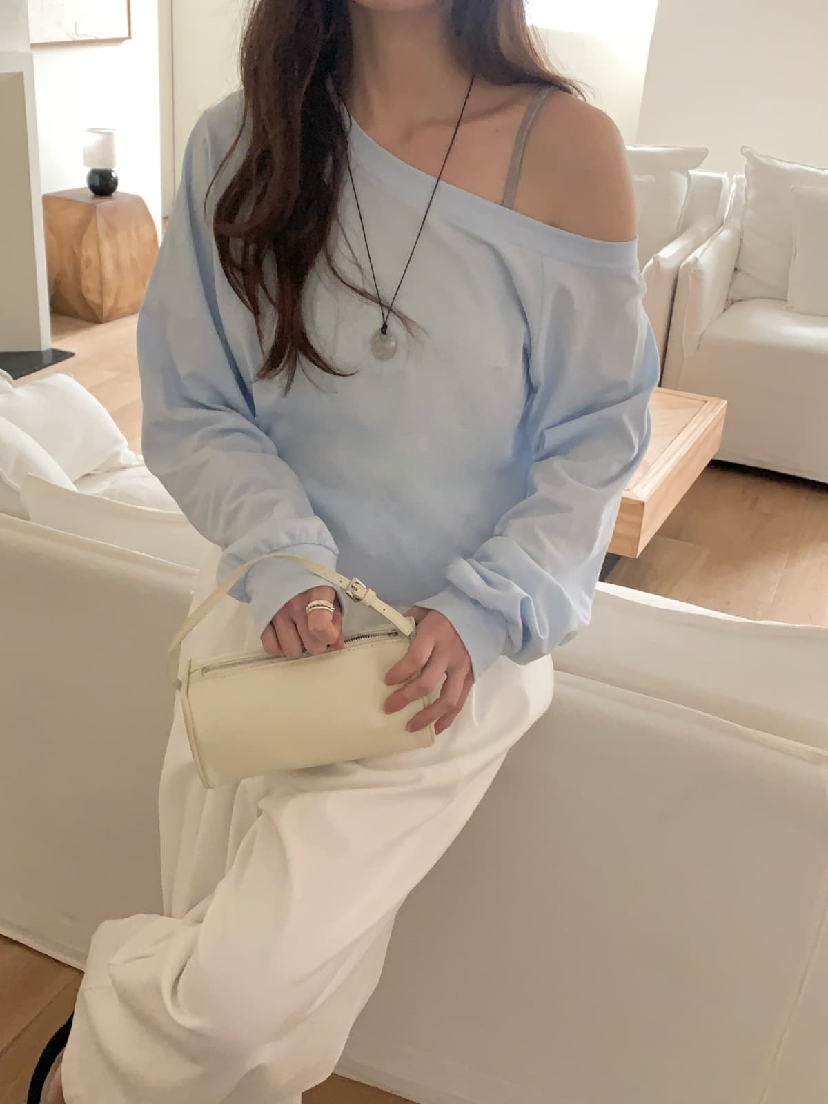 One-shoulder sleeve t-shirt - 이미지 7