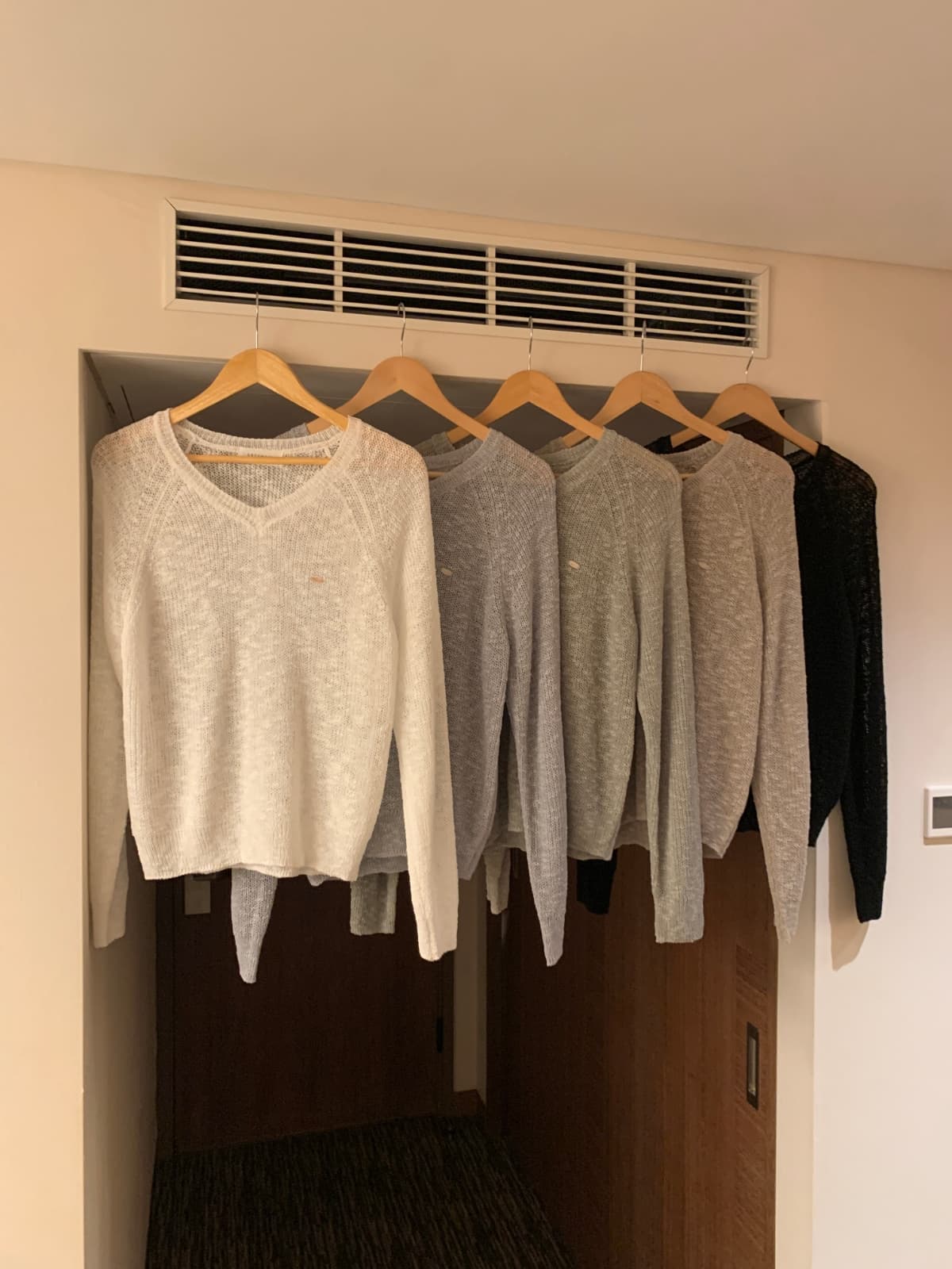 Summer Slub V-neck Knit - 이미지 14