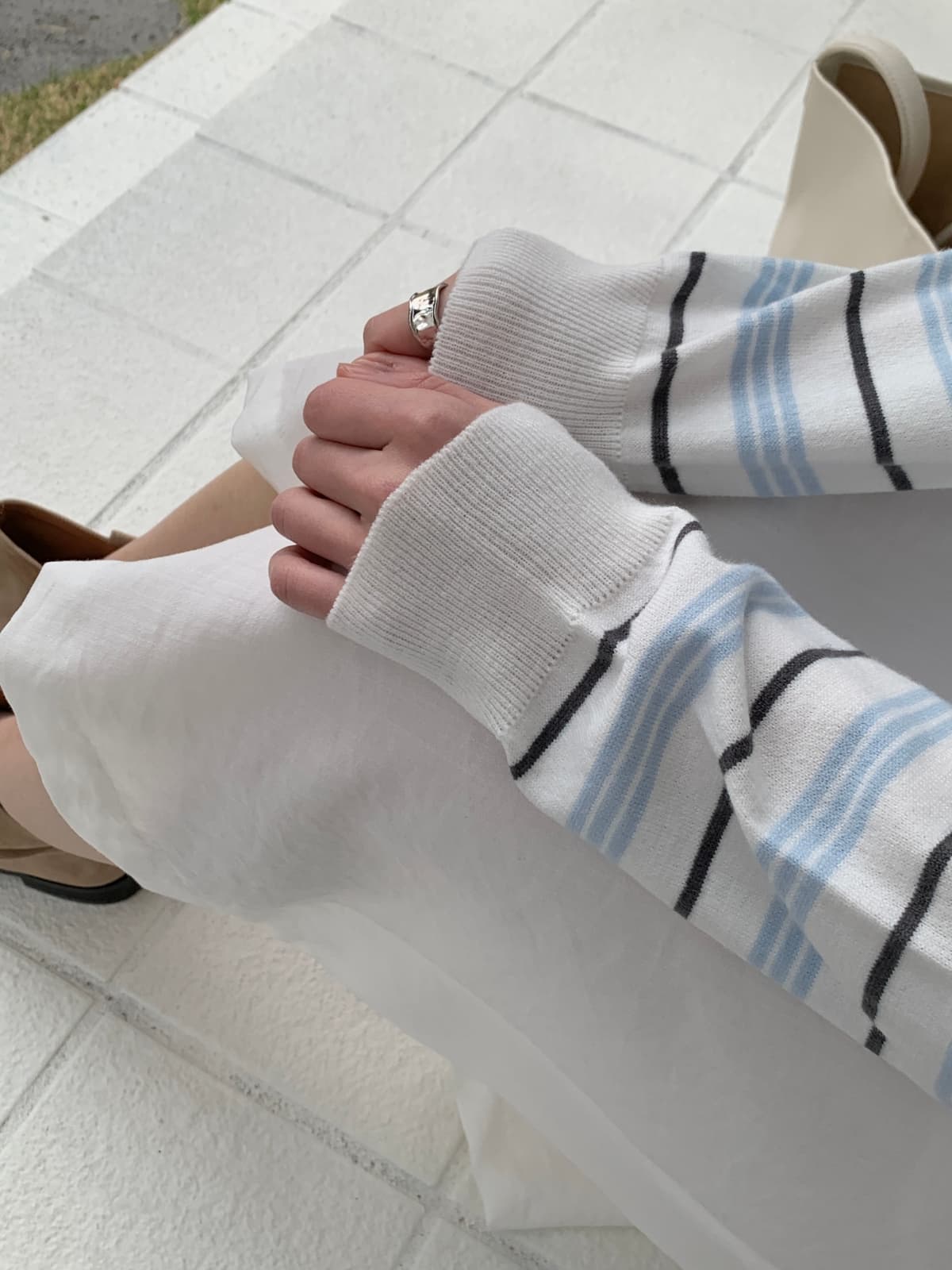 Light V-Singagar Knit - 이미지 3