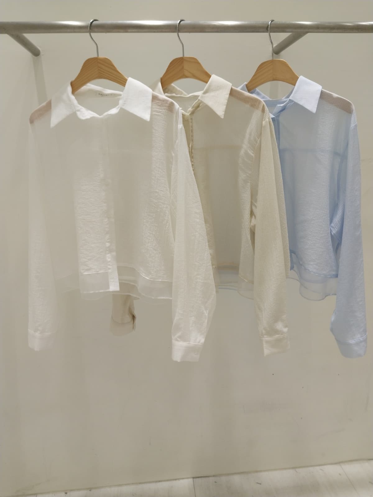 See-through layered crop shirt - 이미지 14