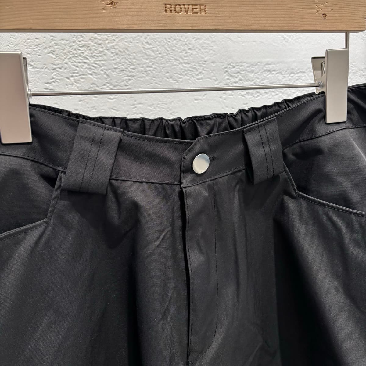 Cutout Carpenter Rivet Bermuda Pants - 이미지 7