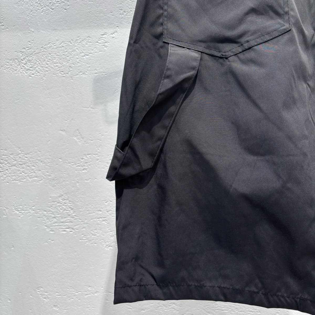 Cutout Carpenter Rivet Bermuda Pants - 이미지 4