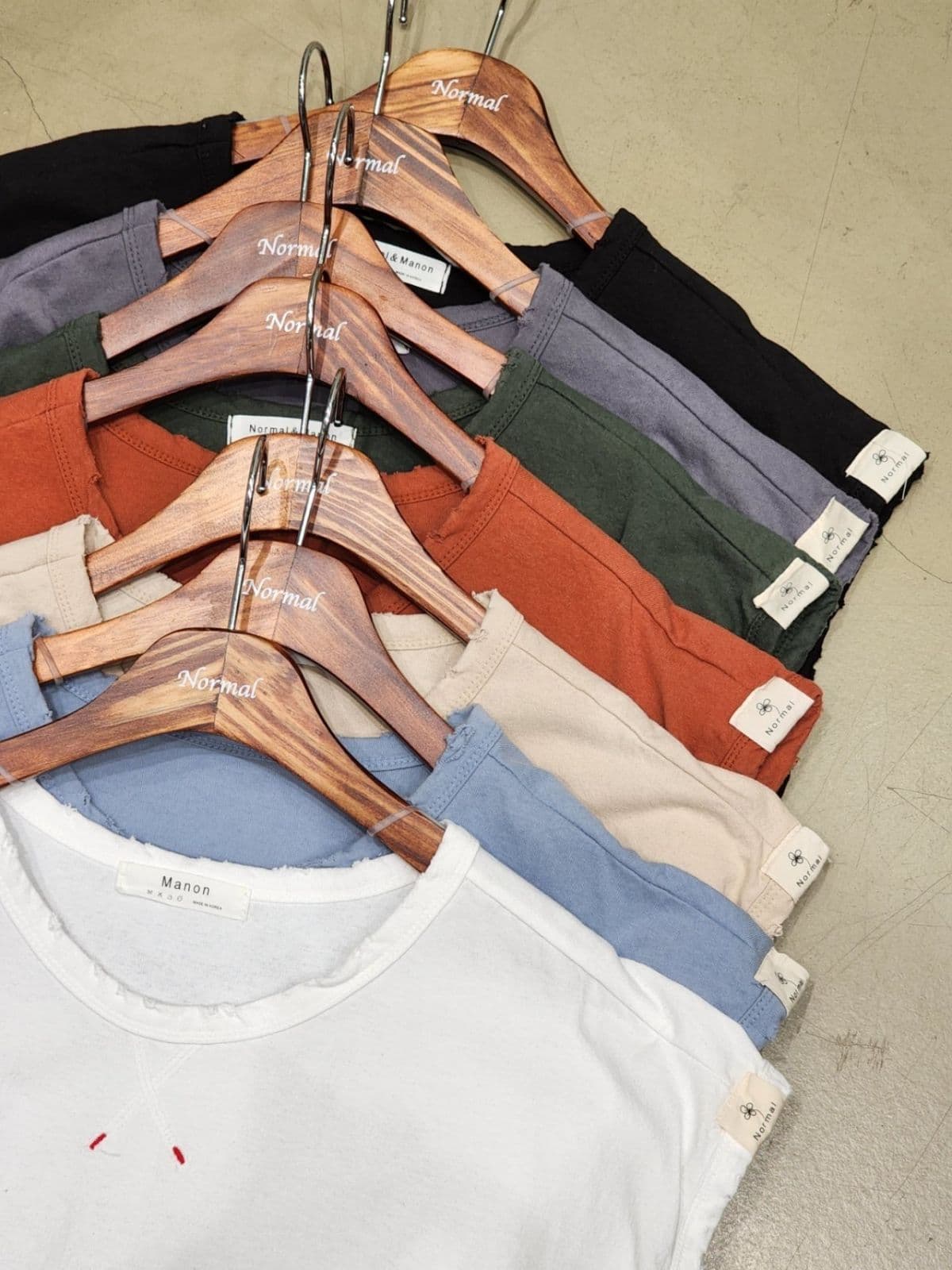 Four Seasons SS) Vintage Sleeveless Top (Free Size 77 Available) Basic T-shirt, Plain T-shirt, Sleeveless Summer T-shirt for Inner Wear - 이미지 2