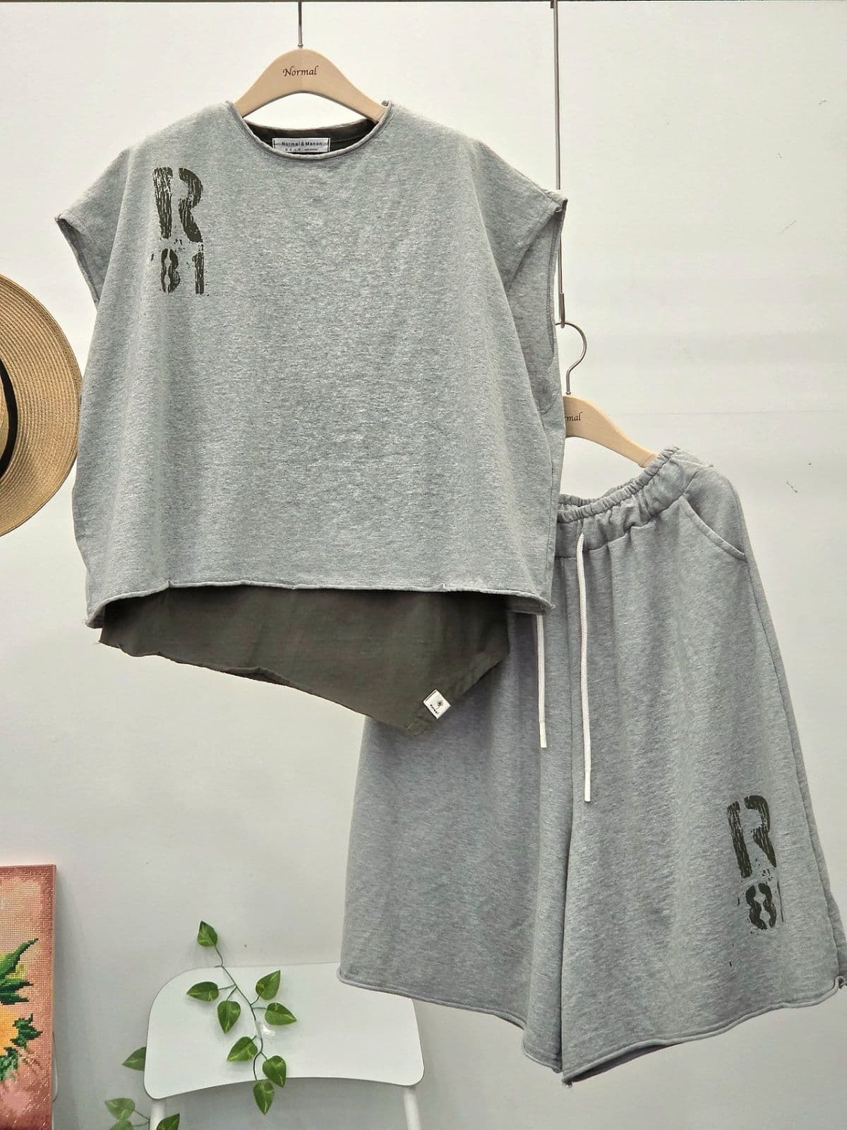 26SS New Arrival) Summer R81 Boxy Tee (Vest) Free Size (Suitable for Size 77.5) Sleeveless Summer Tee (Pants Sold Separately) - 이미지 5