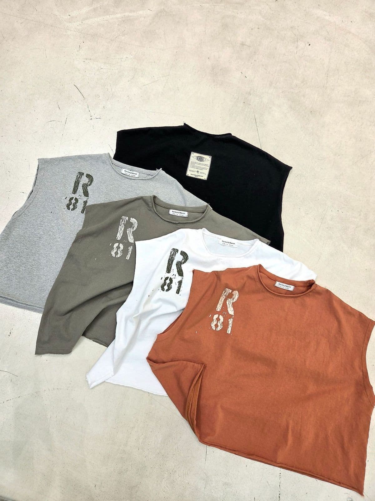 26SS New Arrival) Summer R81 Boxy Tee (Vest) Free Size (Suitable for Size 77.5) Sleeveless Summer Tee (Pants Sold Separately) - 이미지 2