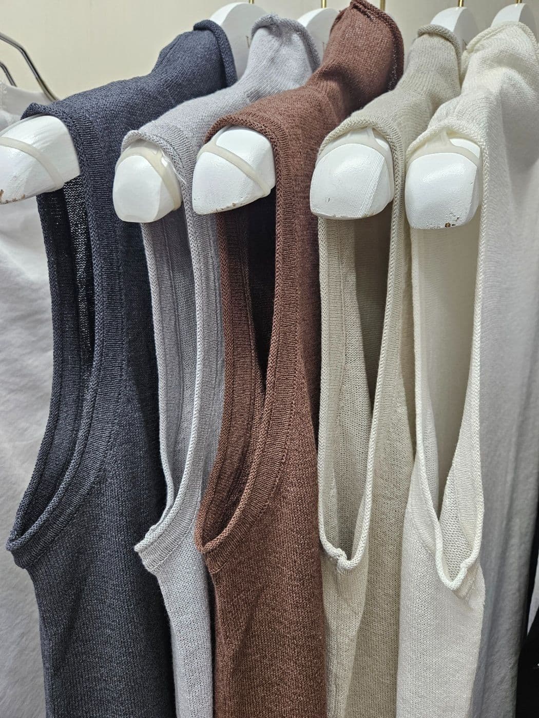 High-quality half-turtleneck knit tank top - 이미지 1