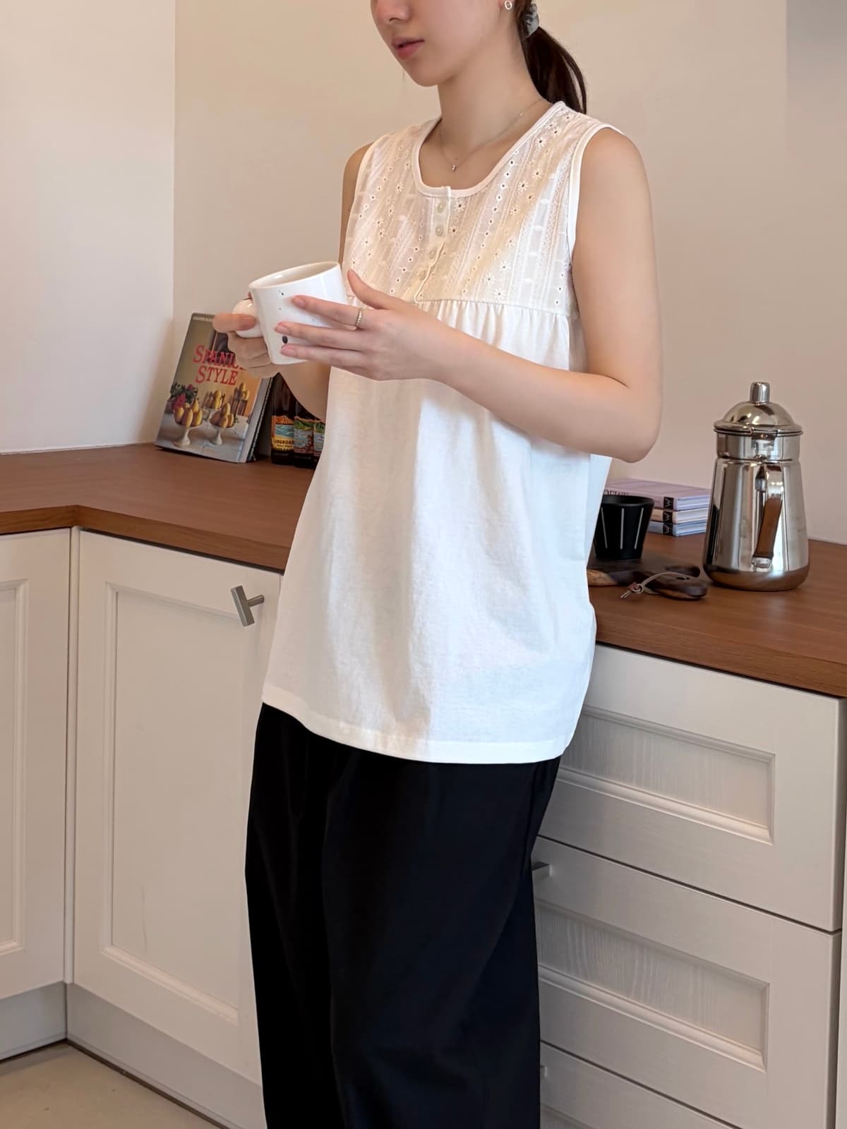 Lace color-block sleeveless top - 이미지 3