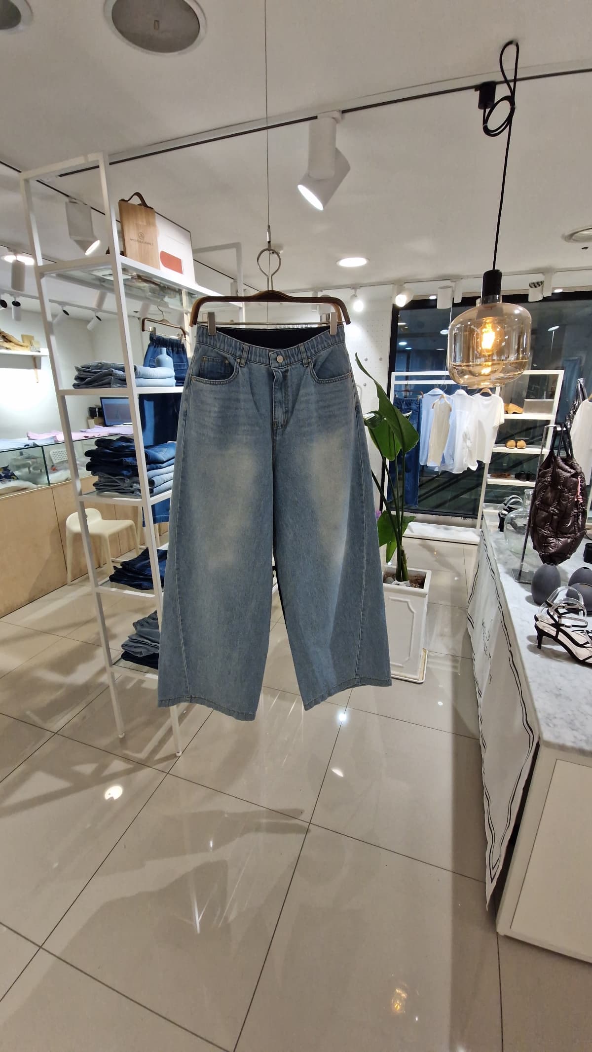 Hidden band sand 9/10 length denim - 이미지 4