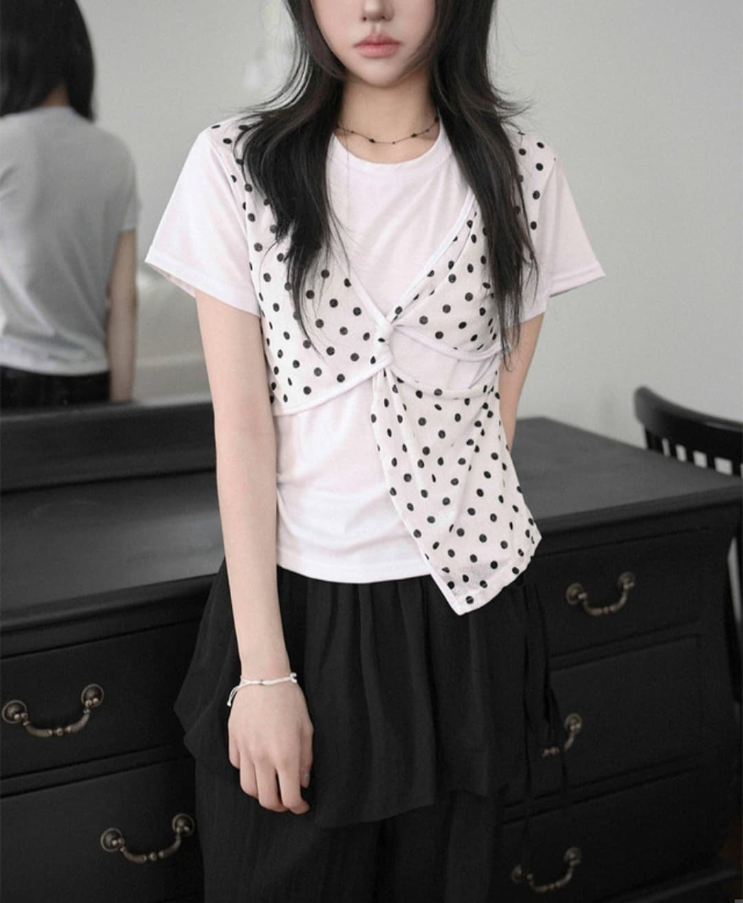 Cable Knit T-shirt (Polka Dot Twist Layered Short Sleeve T-shirt Plain) - 이미지 1