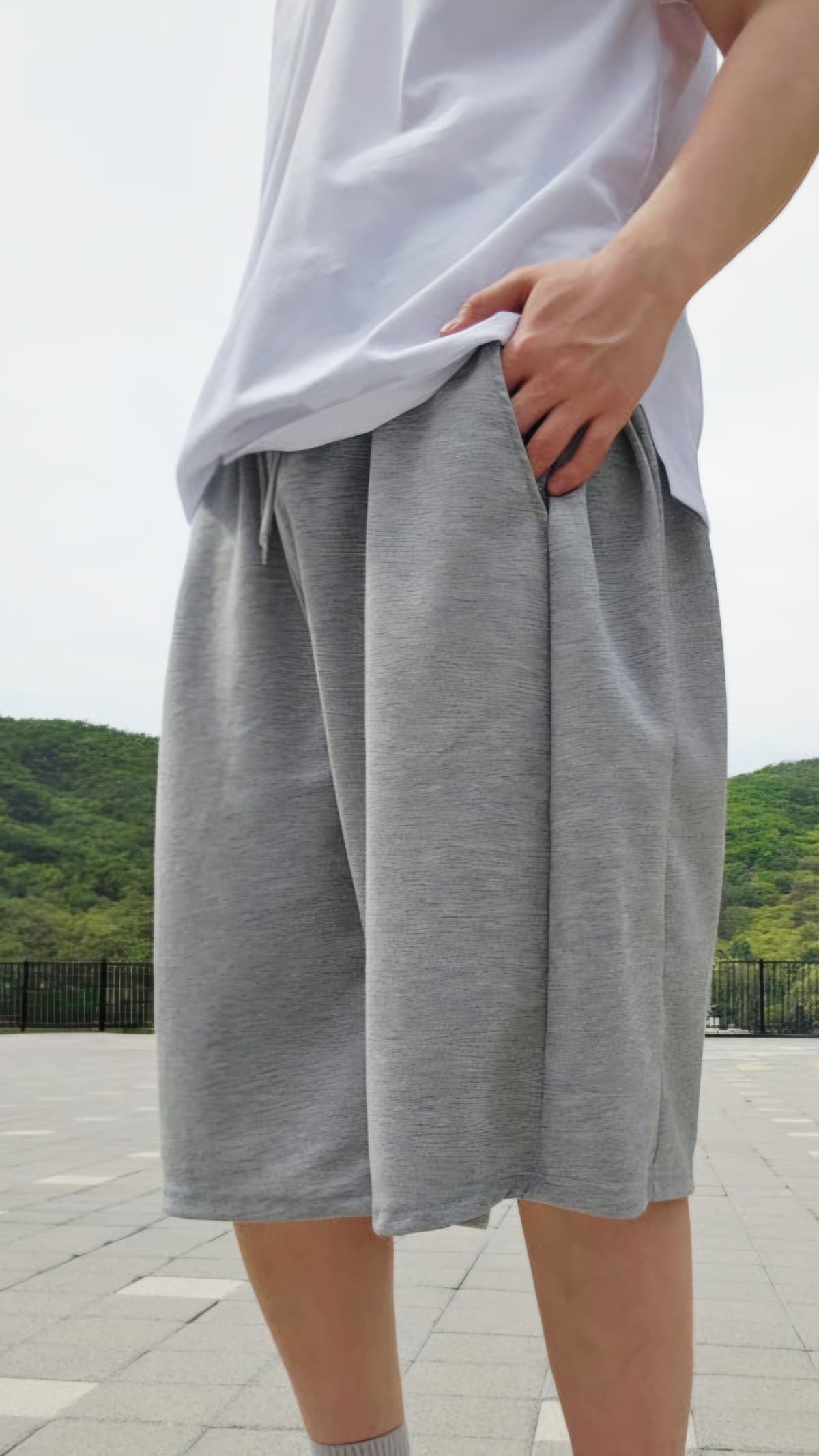 Side-pleated shorts - 이미지 2