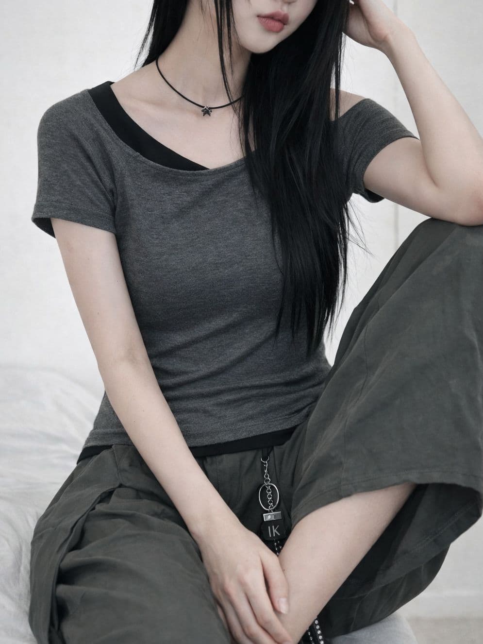 Short Sleeve) Combination Asymmetrical Off-Sleeve T-Shirt - 이미지 8