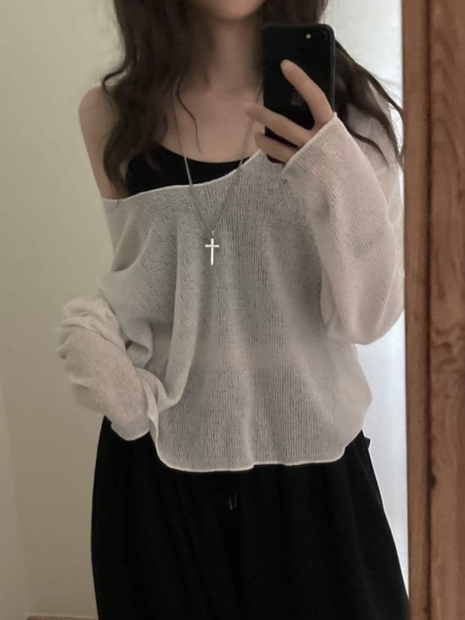 Sal-anta Item) Deep V-neck Sal-anta Knit - 이미지 4