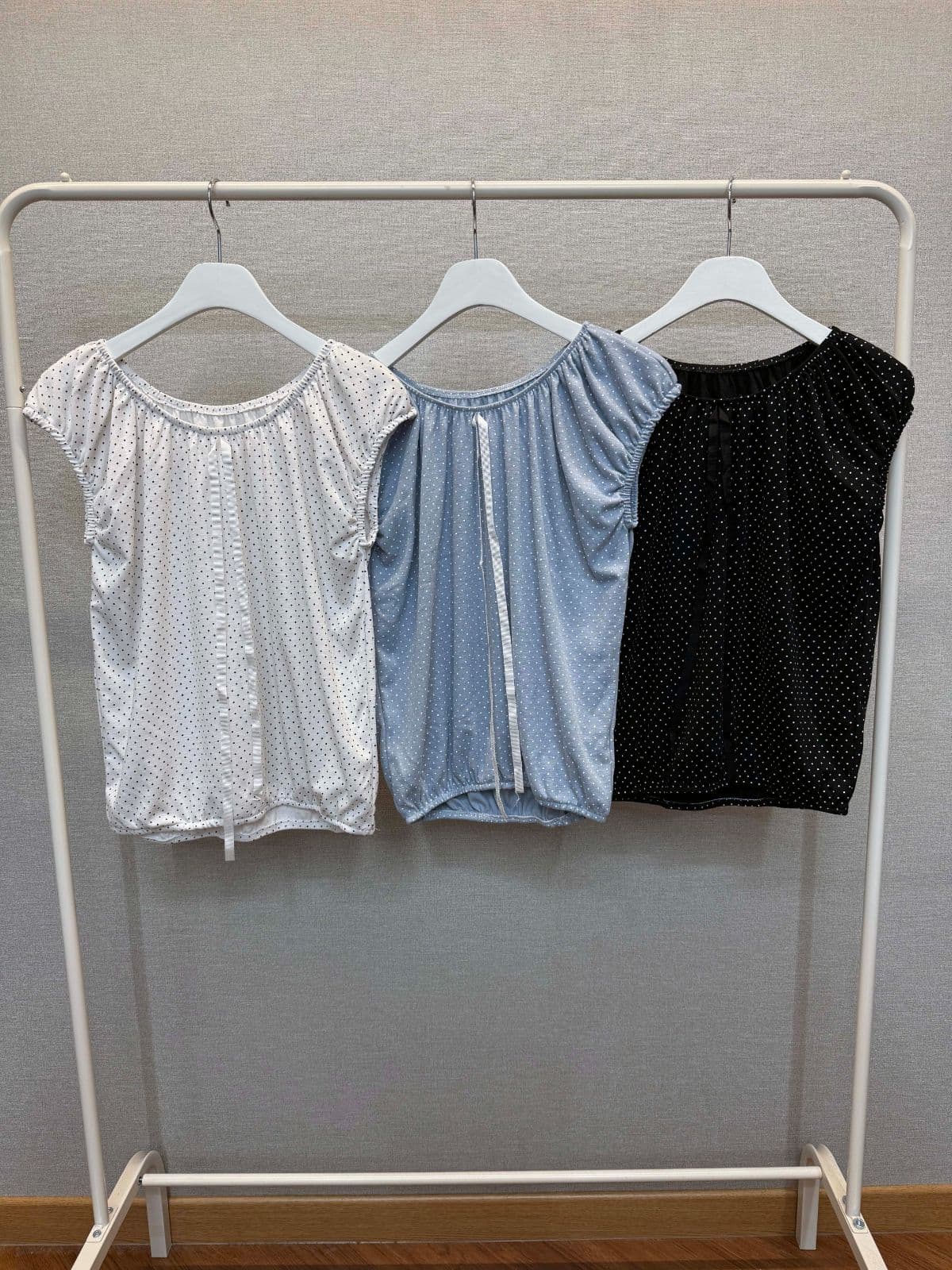 Dot Shirring Sleeveless - 이미지 4
