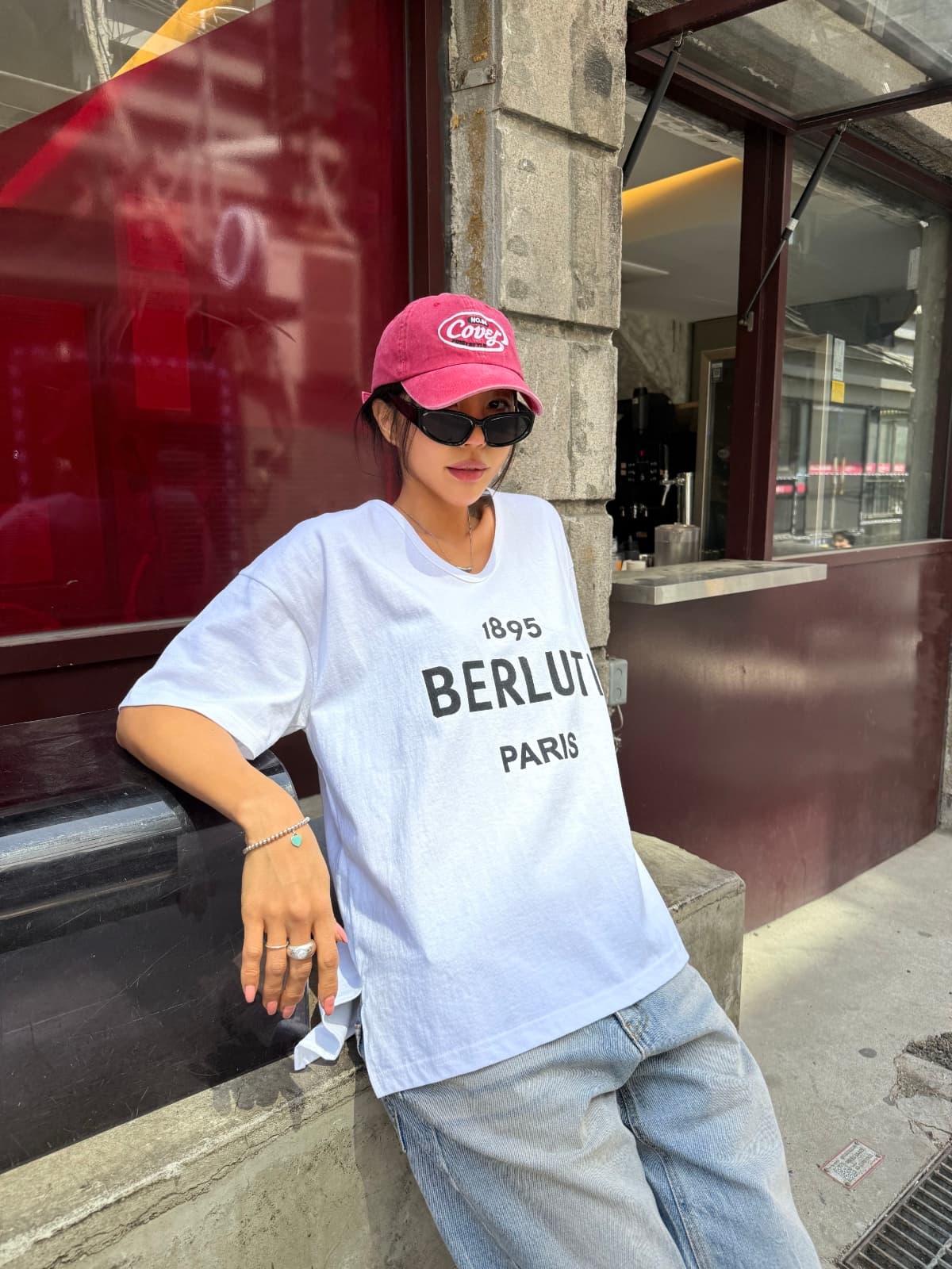 V-Route short sleeves - 이미지 1