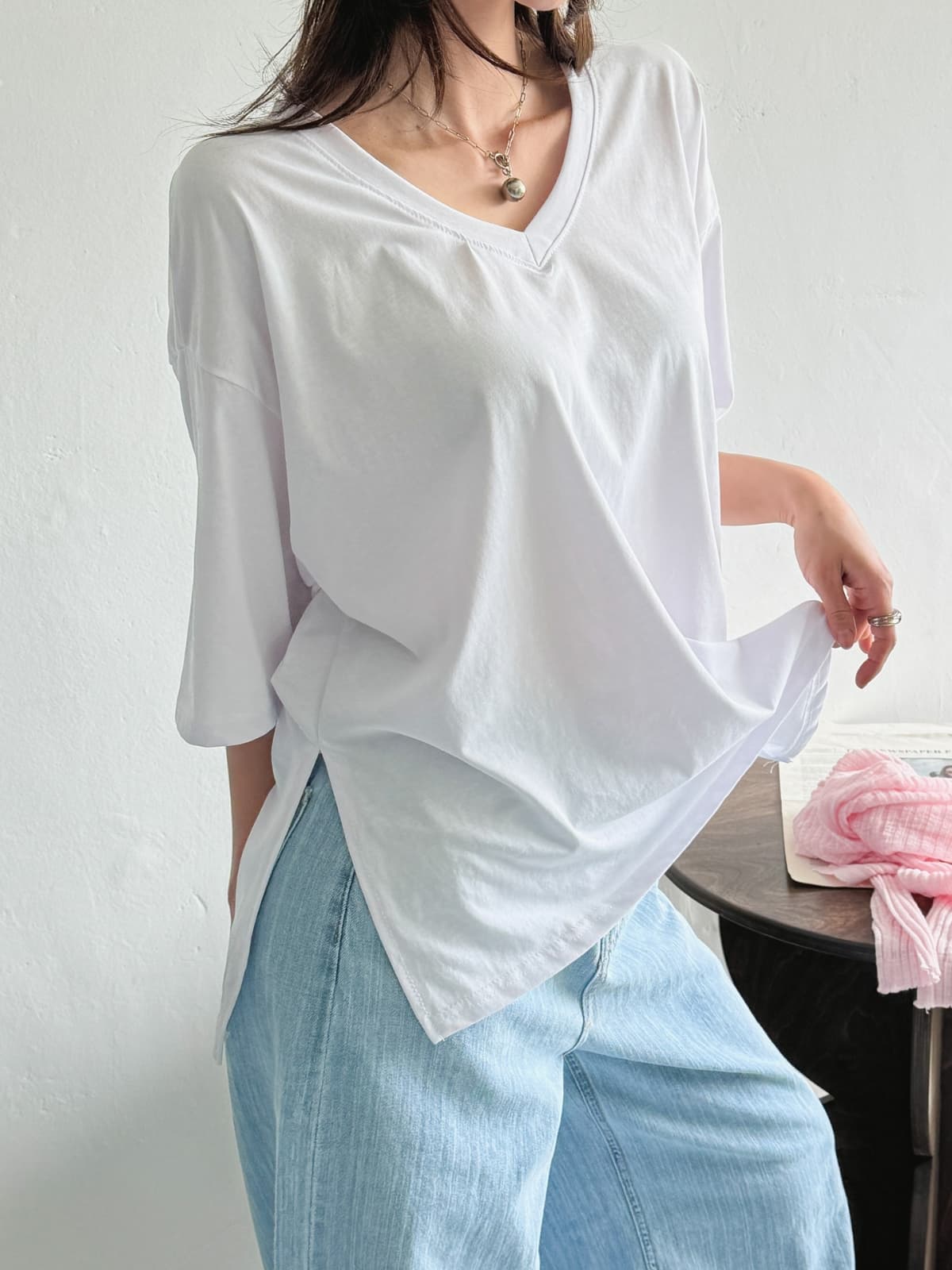 delicate V-neck - 이미지 4