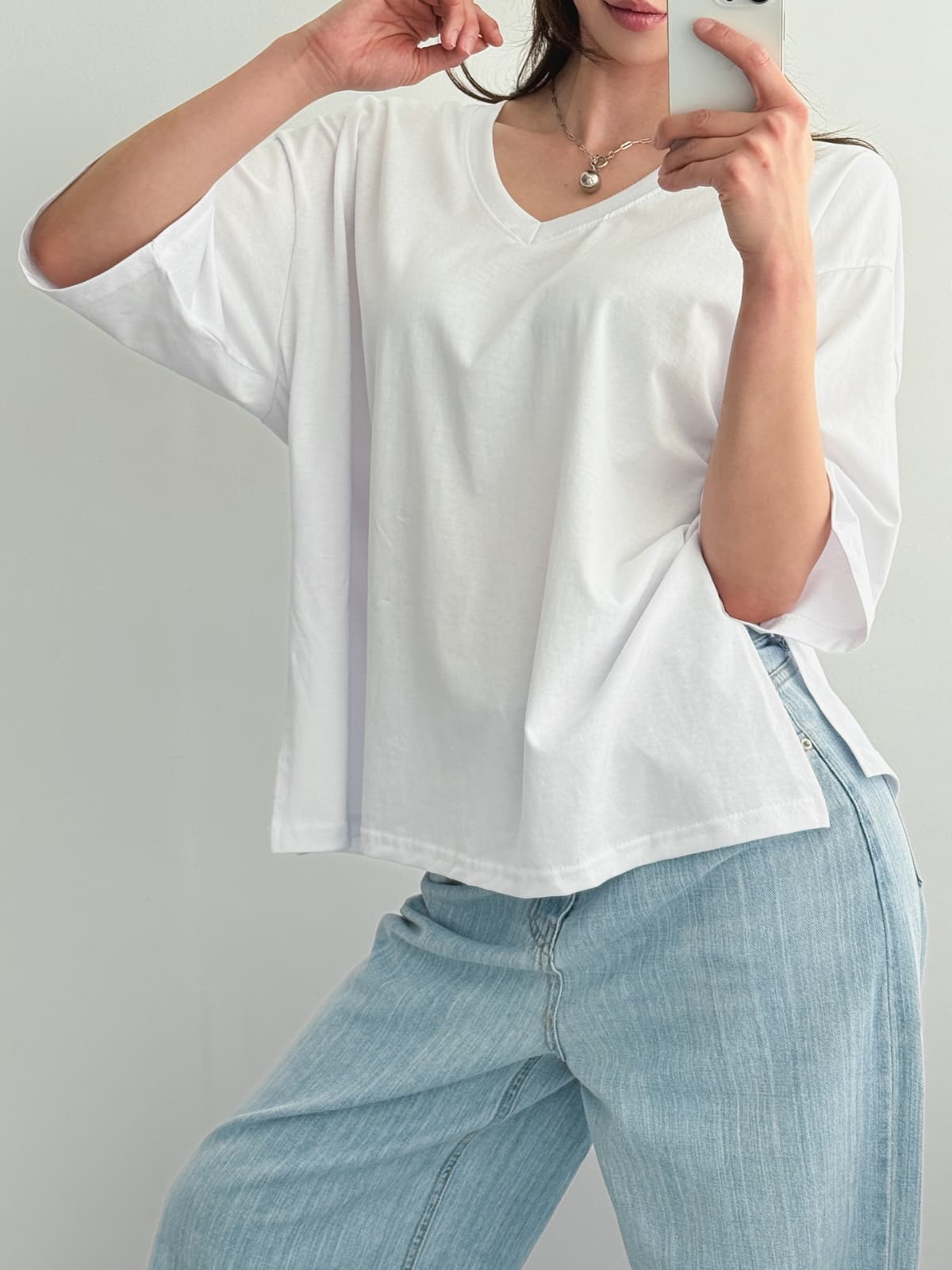 delicate V-neck - 이미지 8