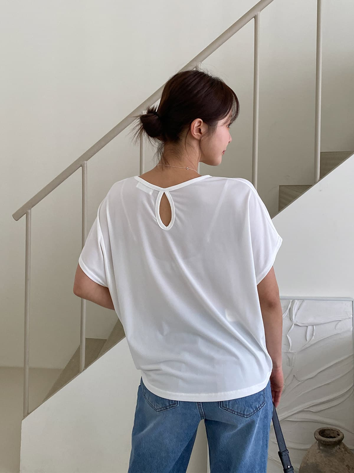 Back Slit Plumb T-shirt (New Short Sleeve T-shirt, Flowy Summer Cooling Material) - 이미지 2