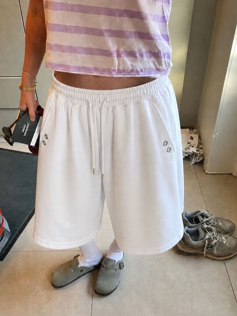 Eyelet-point wide elastic Bermuda shorts - 이미지 3