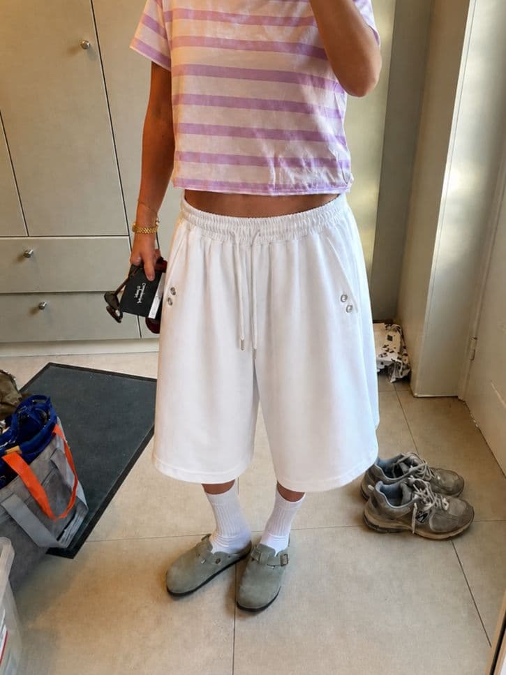 Eyelet-point wide elastic Bermuda shorts - 이미지 4
