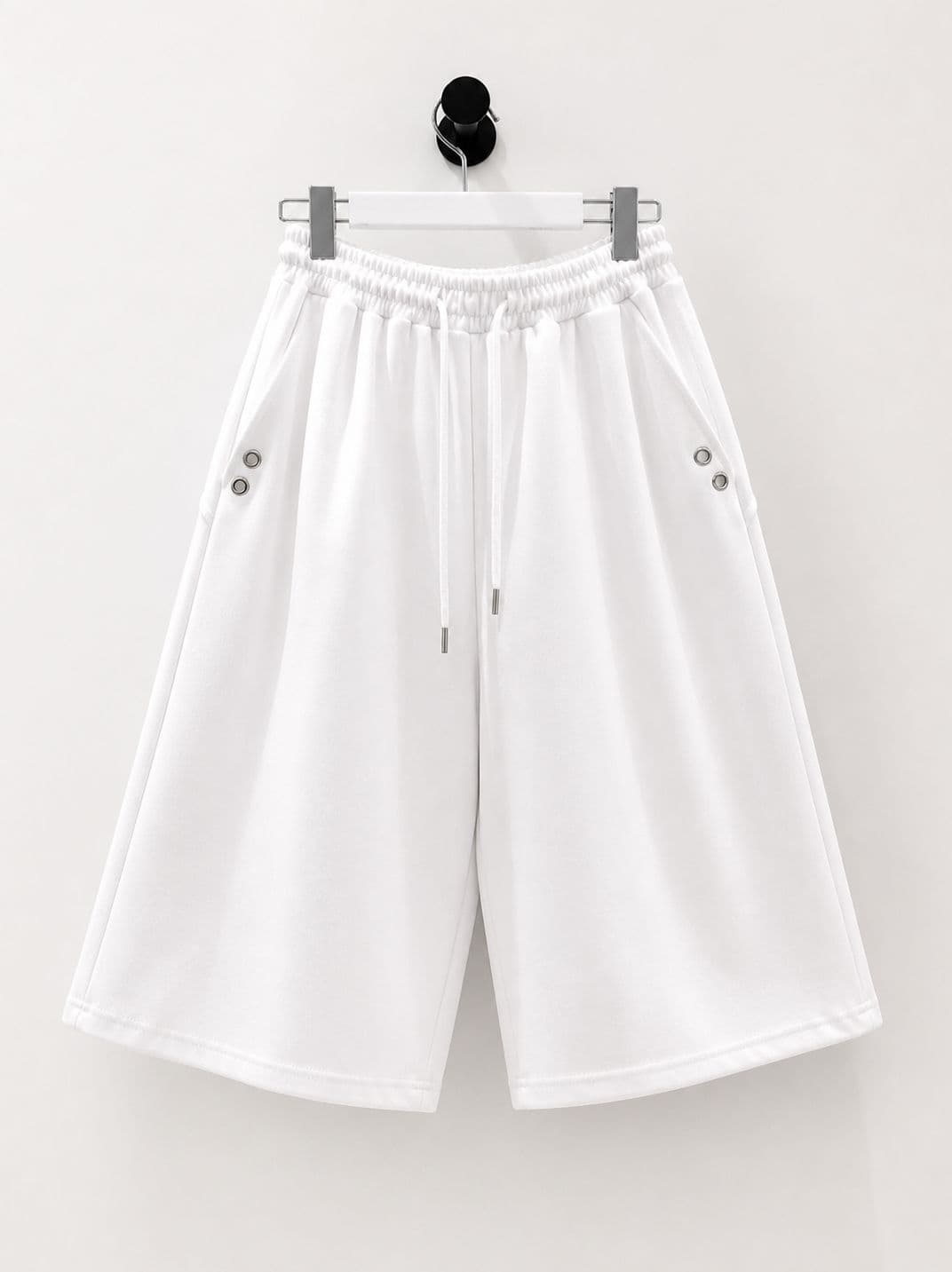 Keyring Cut-out Back Pocket Eyelet Bermuda Shorts - 3/4 Length Wide Shorts Unisex New Arrival - 이미지 9