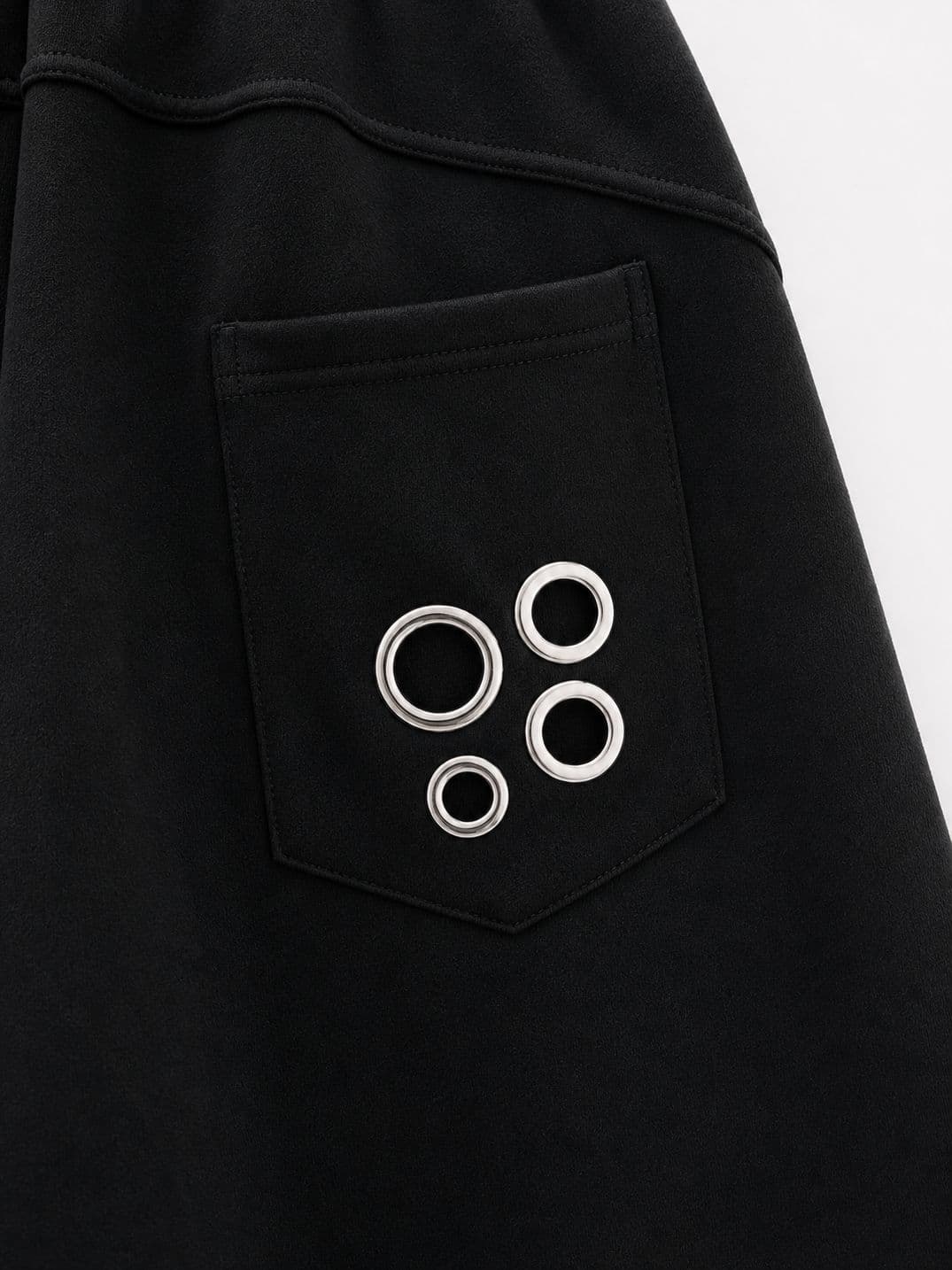 Keyring Cut-out Back Pocket Eyelet Bermuda Shorts - 3/4 Length Wide Shorts Unisex New Arrival - 이미지 5